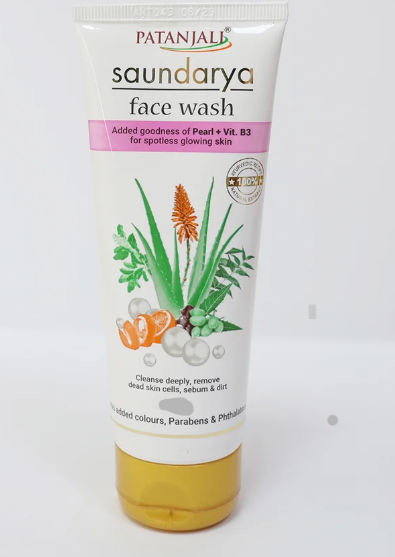 Patanjali Saundarya Face Wash is a herbal facial cleanser designed to gently cleanse the skin, remove excess oil and impurities, and leave your face feeling fresh, clean and refreshed. Suitable for everyday skincare.